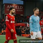 Đại chiến Anfield: Liverpool đối đầu Man City trong bối cảnh 'bão tố' pháp lý và áp lực ngôi đầu